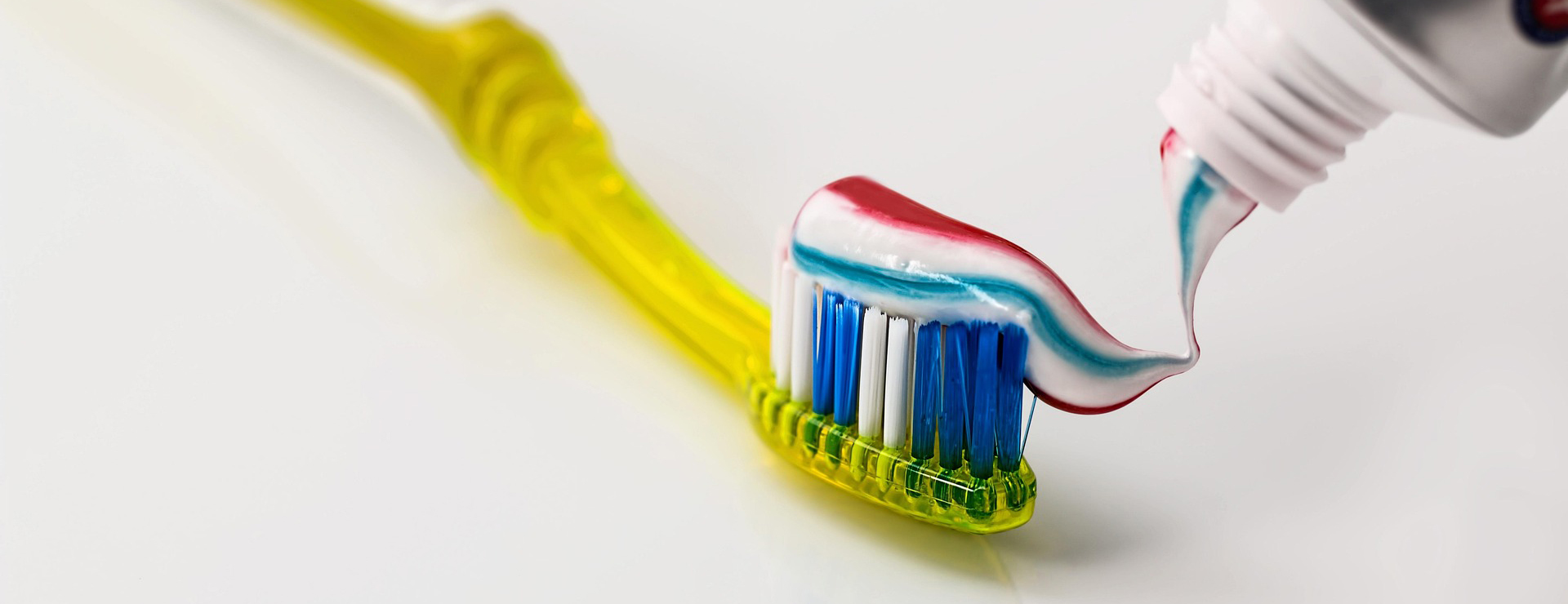 Health And Beauty Stores -Health And Beauty Stores toothbrush 571741 1920